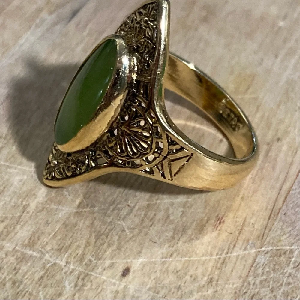 Seta Vintage long oval cabochon jade antiqued gold filigree ring sz 9
